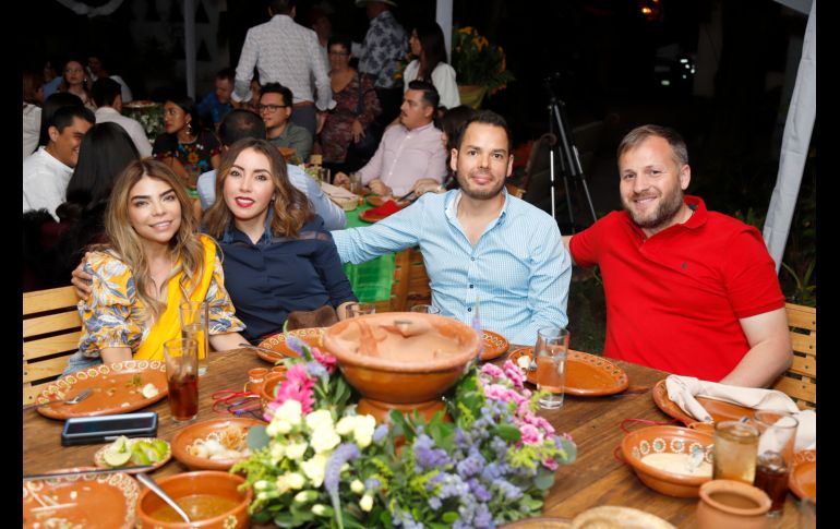 Alejandra Calderón, Astrid Sandoval, Alex Sandoval y José Vilariño. GENTE BIEN JALISCO/ Claudio Jimeno
