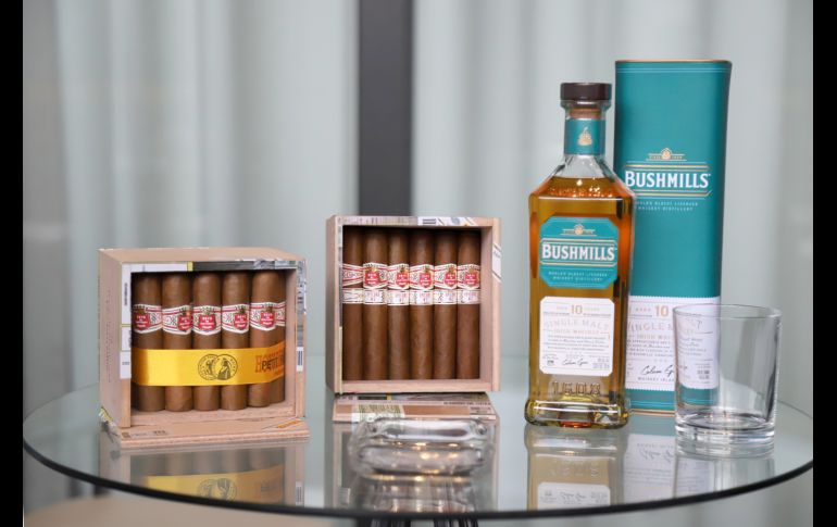 Puros Hoyo de Monterrey y Whiskey Bushmills. GENTE BIEN JALISCO/Claudio Jimeno