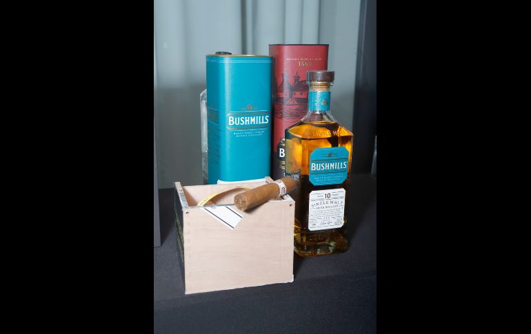 Puros Hoyo de Monterrey y Whiskey Bushmills. GENTE BIEN JALISCO/Claudio Jimeno