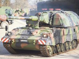El Panzerhaubitze 2000 es una unidad de ataque artillado que cuenta con misiles de 155 mm, con un alcance de 40 kilómetros. AFP