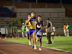 Jonathan Reyes (Sub16) se quedó con el primer puesto de los 2,000 mts. planos con un tiempo de 5 minutos 43 segundos. ESPECIAL / Code Jalisco