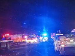 El accidente se registró la madrugada de hoy; hay un elemento más hospitalizado. ESPECIAL /