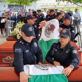 El Salto: Rinden homenaje a policías asesinados durante enfrentamiento