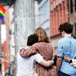 Cancelan Marcha del orgullo LGTB de Oslo tras tiroteo