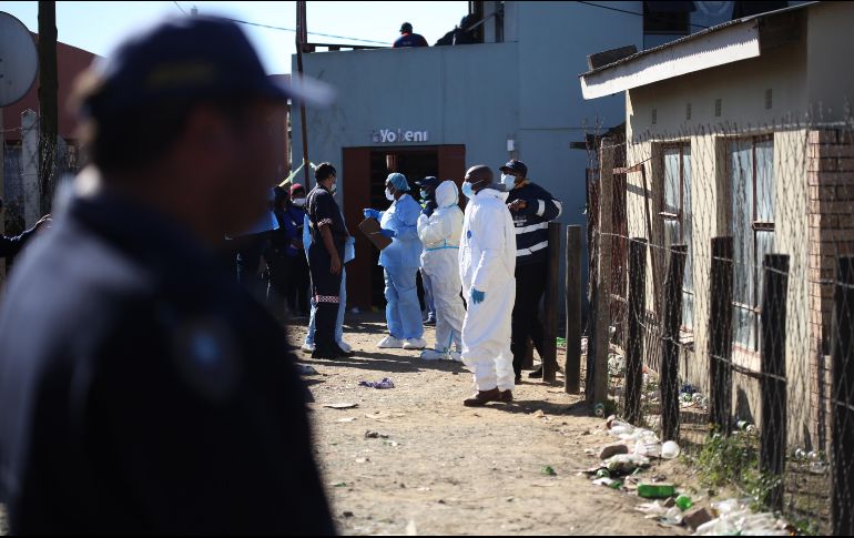Al amanecer del domingo, los cuerpos de 17 jóvenes, algunos de solo 13 años, fueron hallados en un bar informal conocido como 