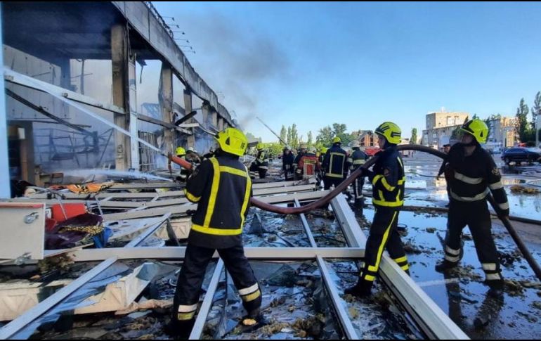 Las autoridades ucranianas dijeron que los equipos de emergencia se encuentran en el lugar. EFE