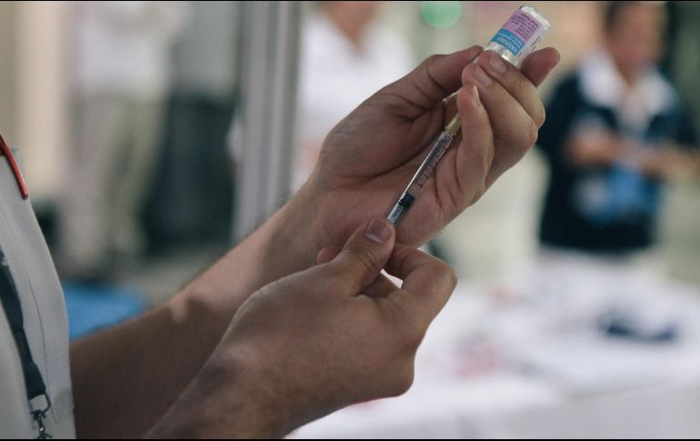 El estudio, que ha sido aprobado para su publicación en Journal of Alzheimer's Disease, analizó a dos grupos, formado cada uno por 935 mil 887 personas, uno de vacunados contra la gripe y el otro no. EL INFORMADOR / ARCHIVO