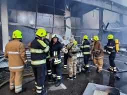 El ataque de este lunes en Kremenchuk dejó 13 muertos y más de 40 heridos. AFP/UKRAINE EMERGENCY MINISTRY PRESS SERVICE