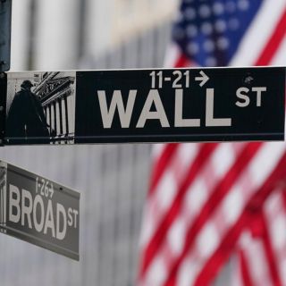 Wall Street termina a la baja sin algún cambio que la impulse
