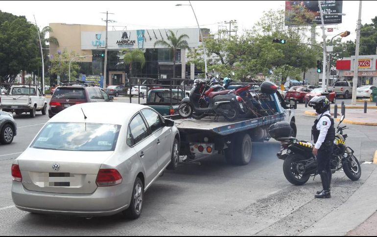 En el operativo los policías viales transcribieron 56 infracciones; 11 motos y un auto fueron llevadas al corralón. EL INFORMADOR/A. CAMACHO