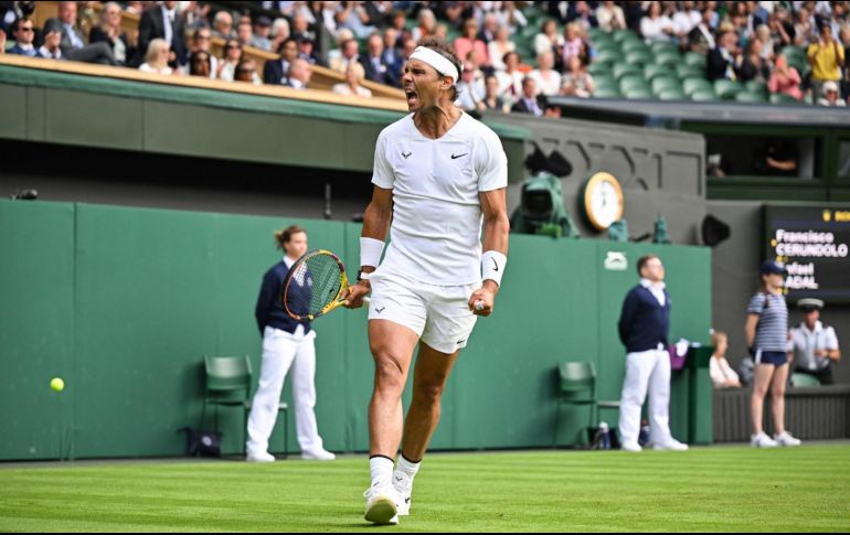 Rafa Nadal, que ha ganado dos veces el torneo inglés, tuvo que buscar soluciones ante el drive rápido y certero del argentino, de 23 años y número 41 del mundo. AFP / G. Kirk
