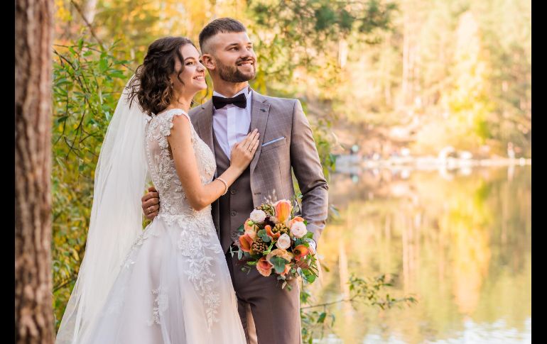 Después de meses de planeación, toca disfrutar de tu boda y para que sea una fecha inolvidable. UNSPLASH/Eugenivy Now