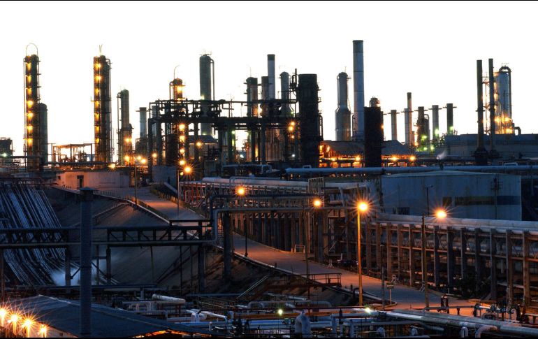 El esquema será obligatorio, a partir de este viernes, para todos los proveedores y contratistas que Pemex tiene registrados. EFE/ARCHIVO