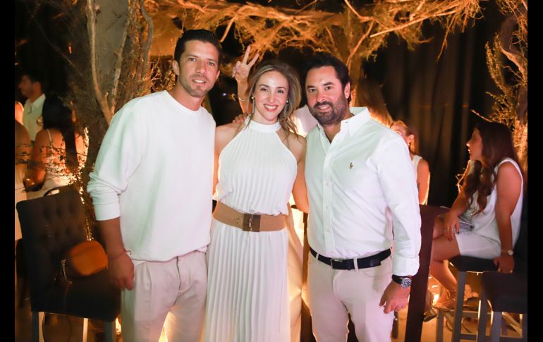 Diego Azanza, Ruth Saldaña y Lalo Orozco. GENTE BIEN JALISCO/Antonio Martínez