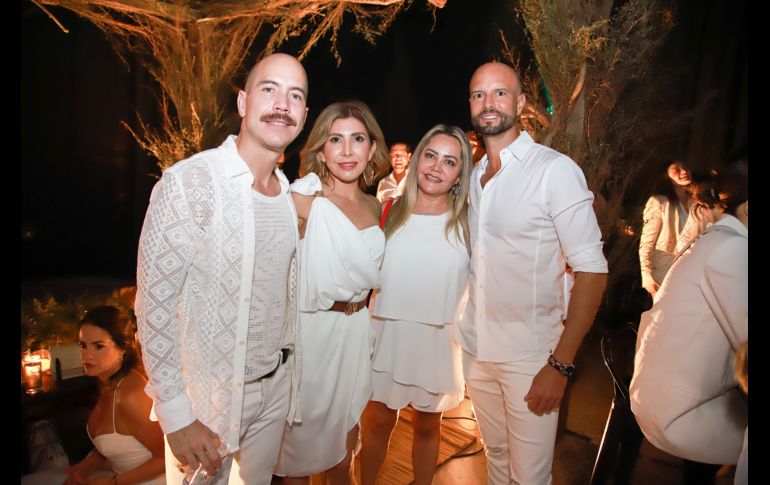 Juan Pablo Partida, Ana Valencia, Kari Iñiguez y Jorge Serrano. GENTE BIEN JALISCO/Antonio Martínez