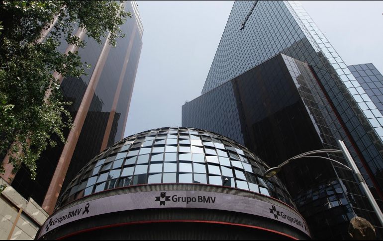 Por su parte, el principal indicador de la Bolsa Mexicana de Valores inicia la jornada en los 47 mil 475.15 puntos lo que representa una baja de 1.22%.  NTX / ARCHIVO