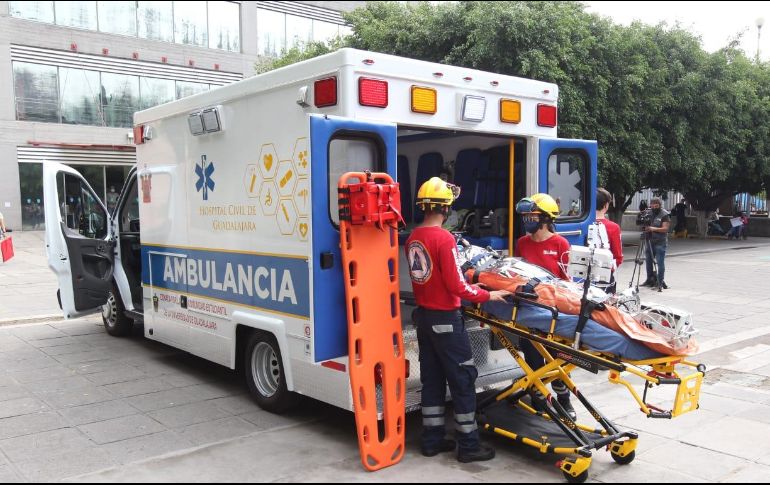 La ambulancia donada está equipada con incubadora para neonatos, monitor de signos vitales, desfibrilador externo semiautomático y otras cosas. EL INFORMADOR / A. Camacho