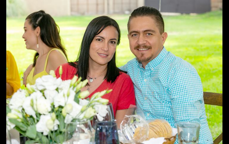 Yunuen Macías y César Villar. GENTE BIEN JALISCO/Jorge Soltero