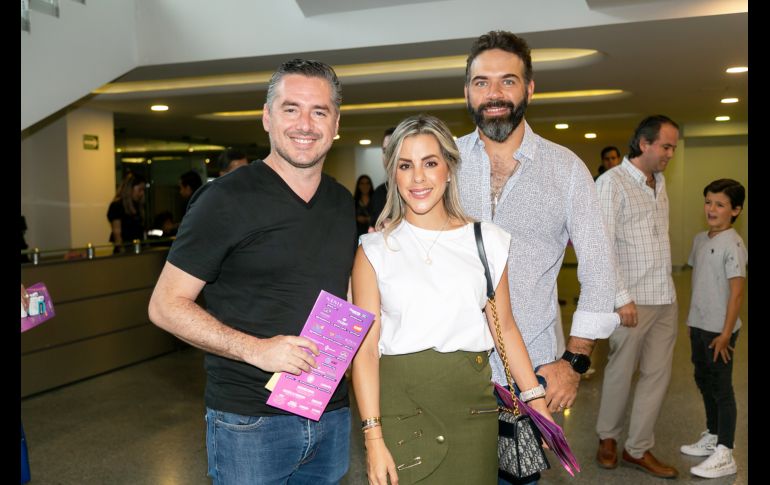 Checo Barrera, Mónica Castro y Alexander Baumann. GENTE BIEN JALISCO/Jorge Soltero