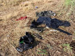 En la comunidad de San Antonio se montó un memorial en honor a los 53 migrantes que murieron. A 20 metros todavía se encuentran zapatos, camisas y ropa abandonada. SUN