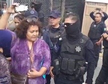 Vecinos reportaron que han recibido ofensas físicas y verbales de los policías que mantienen acordonada el área. ESPECIAL