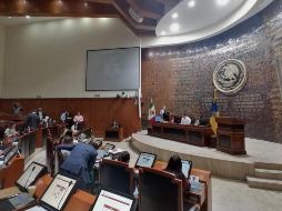 El dictamen se aprobó con 27 votos a favor de las fracciones de Movimiento Ciudadano, PAN, PRI, Hagamos y Partido Verde. En contra siete legisladores de Morena y la abstención de la diputada de Futuro. EL INFORMADOR/R. Rivas