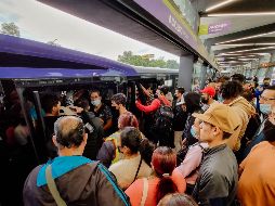 El sistema Peribús, desde sus inicios hasta la fecha, ha realizado alrededor de 26 millones de viajes; cada día tiene mayor número de usuarios y requiere aumentar su parque vehicular. EL INFORMADOR/G. Gallo