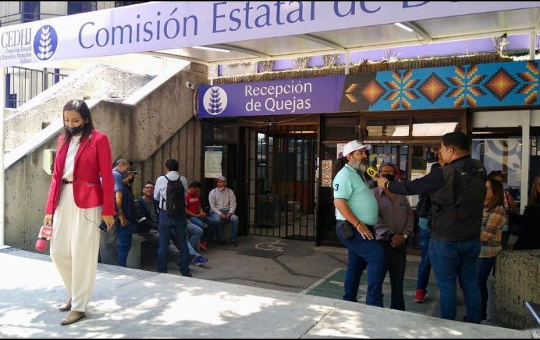 Los empleados afectados señalaron que el lunes volverán a presentarse a laborar y dejaron abierta la posibilidad de manifestarse en la recaudadora 4. ESPECIAL /