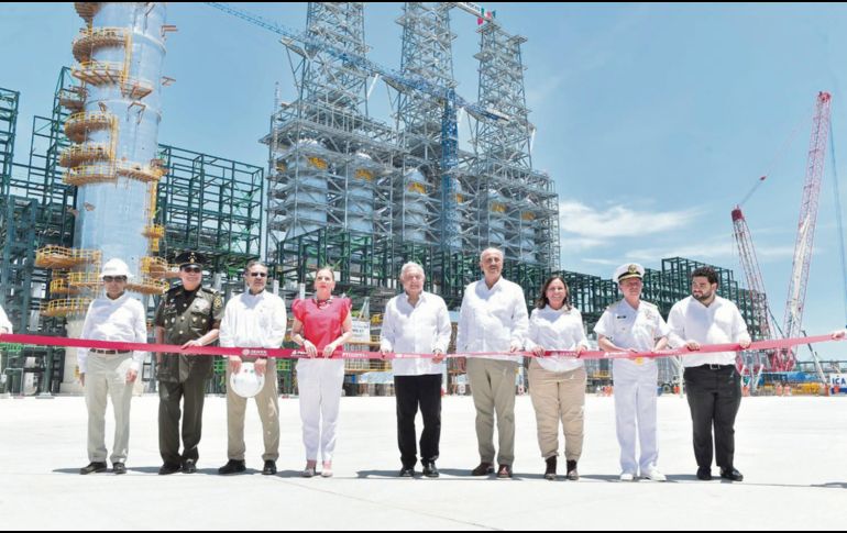 El Presidente y miembros del gabinete inauguraron la primera etapa de la Refinería Olmeca, “Dos Bocas”. ESPECIAL
