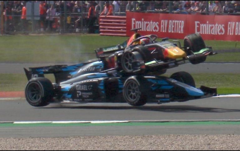 El halo de seguridad impidió que el fondo plano del vehículo de Hauger impactara en la cabeza de Roy Nissany. ESPECIAL