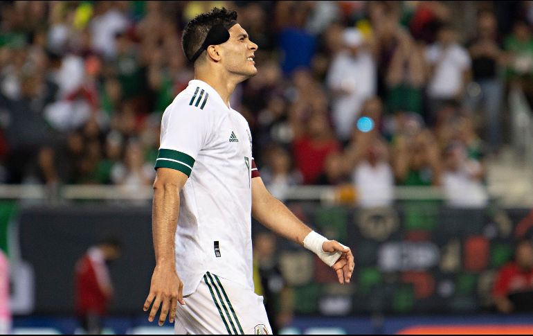 Cuando Raúl Jiménez vivía su mejor momento en la Premier League de Inglaterra, el atacante se vio frenado por ese dramático choque de cabezas contra el brasileño David Luiz. IMAGO7