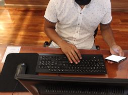 Mexicanos pasan 4.8 horas al día en internet: Inegi