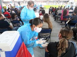 Hasta el 8 de julio se continuará la aplicación de refuerzos para adolescentes y adultos, pero únicamente a quienes ya tienen cita. EL INFORMADOR/Archivo