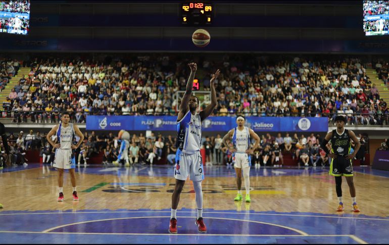 Ayer, Astros dejó escapar el triunfo de ese duelo en casa. Lo ganaban 93-91 con sólo 12 segundos en el reloj. TWITTER / @AstrosJalisco