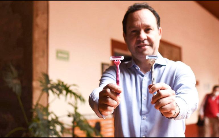 Clemente Castañeda argumentó que, en la práctica, el sobreprecio en productos dirigidos a las mujeres opera como un “impuesto sexista”. TWITTER/@ClementeCH