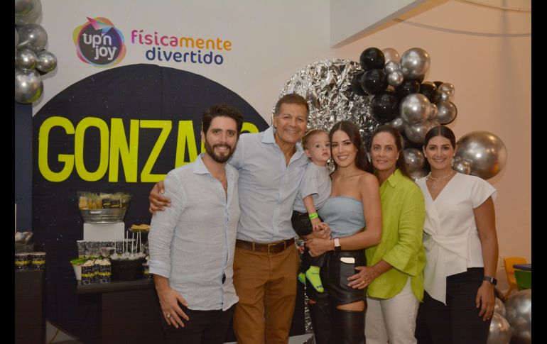 Gonzalo Leaño, Alberto Olson, Gonzalo Leaño Olson, Sofía Olson, Elena Aguilar y Ana Paula Olson. GENTE BIEN JALISCO/Marifer Rached