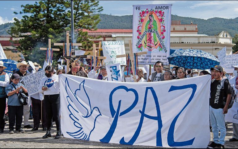 Habitantes, organizaciones sociales y defensores de derechos humanos marcharon para pedir al Gobierno que adapte su estrategia de seguridad. EFE
