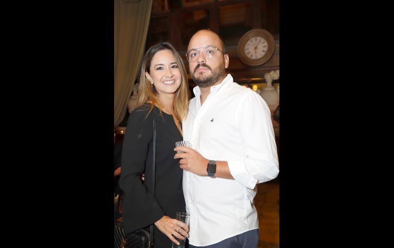 Adriana Nájar y Juan Carlos Gradilla. GENTE BIEN JALISCO/Claudio Jimeno