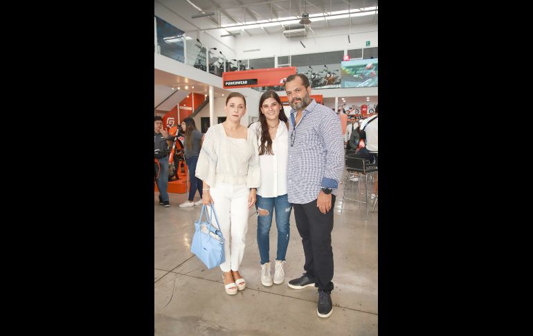Cecilia Orozco, Marifer Torres y Víctor Torres. GENTE BIEN JALISCO/Antonio Martínez
