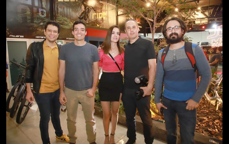 Álvaro Padilla, Diego Trasviña, Karla Gómez, Héctor Centeno y Edgar Bernache. GENTE BIEN JALISCO/Antonio Martínez
