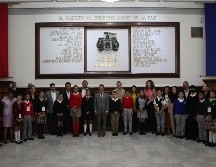 Pablo Lemus invitó a las niñas y niños del Ayuntamiento infantil a que se reúnan trimestralmente a darle seguimiento a sus propuestas. EL INFORMADOR/G. Gallo