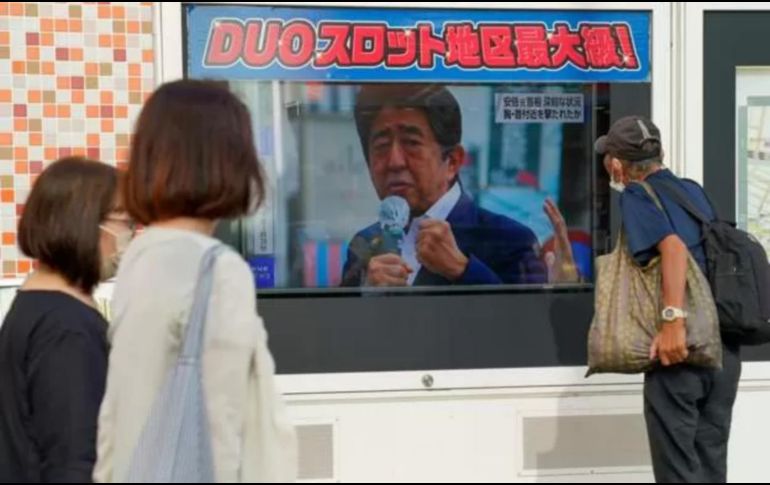 El asesinato conmociona a los japoneses. GETTY IMAGES