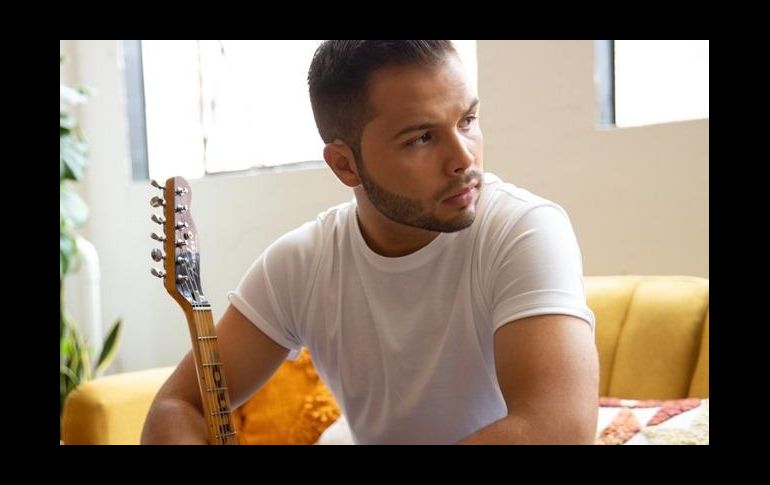 El cantante de 22 años suma este sencillo a su lista de temas producidos por su padre, Antonio Aguilar. CORTESÍA / Machín Records