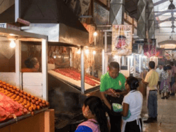 El presidente municipal de Santiago Niltepec, Froylán Medina Santos, solicitó a Andrés Manuel López Obrador su apoyo para lograr la reconstrucción del inmueble. ESPECIAL