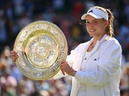 Nacida y criada en Rusia, Rybakina optó por jugar bajo la bandera del vecino Kazajistán en 2018. AFP / S. Bozon