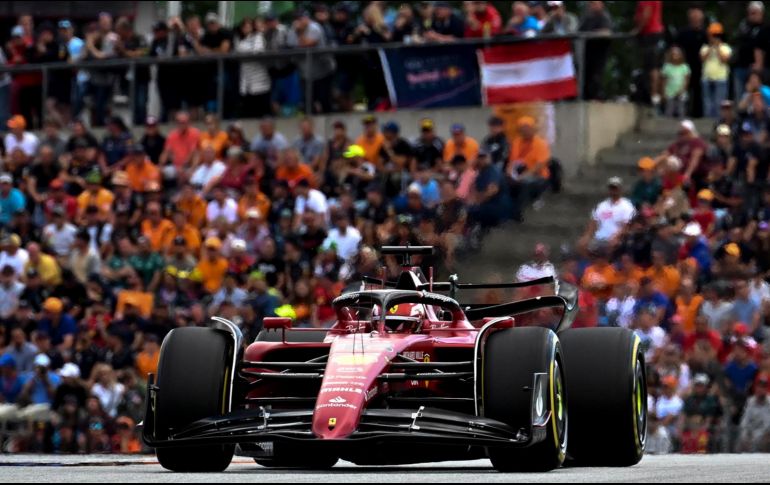 Charles Leclerc se posicionó frente a Max Verstappen y Lewis Hamilton. EFE / C. Bruna