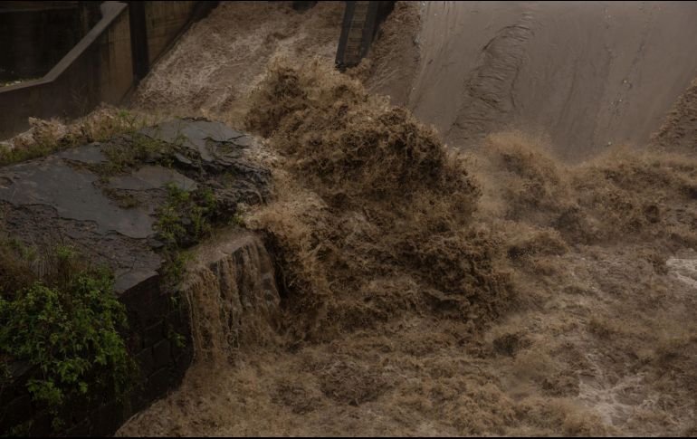 Según las autoridades de protección civil, las lluvias han destruido cuatro carreteras, 24 puentes y 218 viviendas. EFE / E. Biba