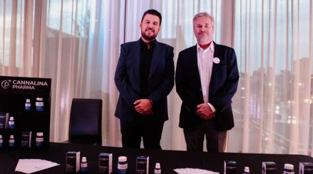 En la presentación se encontraban Ernesto Rodríguez, director general de Cannalina Pharma, y  el doctor Carlos Herrera, quien  presentó parte de su investigación en el uso de cannabis en pacientes.