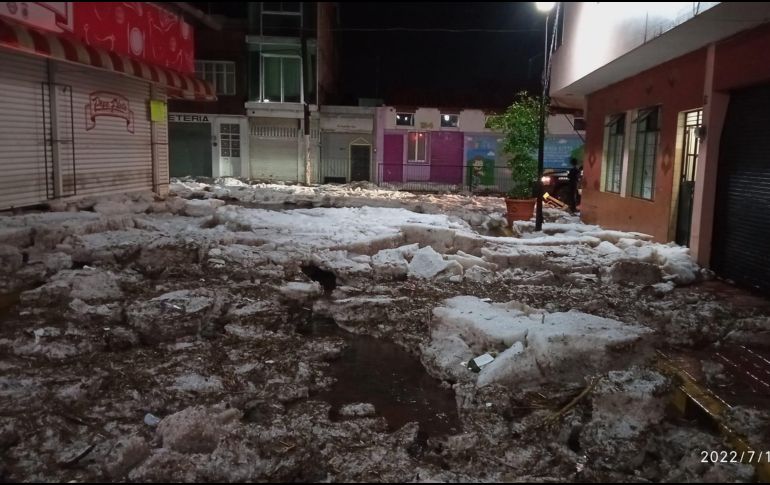 Imágenes de las calles del municipio de Arandas tras la fuerte granizada. Facebook / Mario Alejandro Morales Martinez