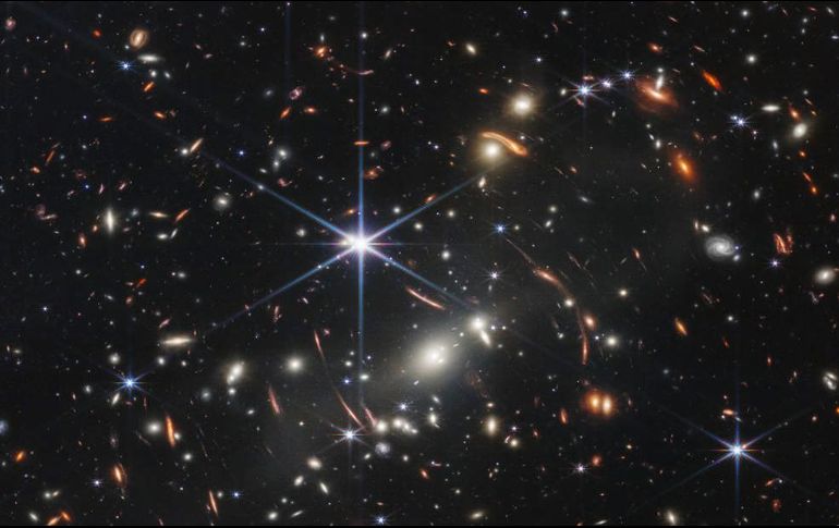 La primera imagen del espacio profundo tomada por el telescopio James Webb. NASA